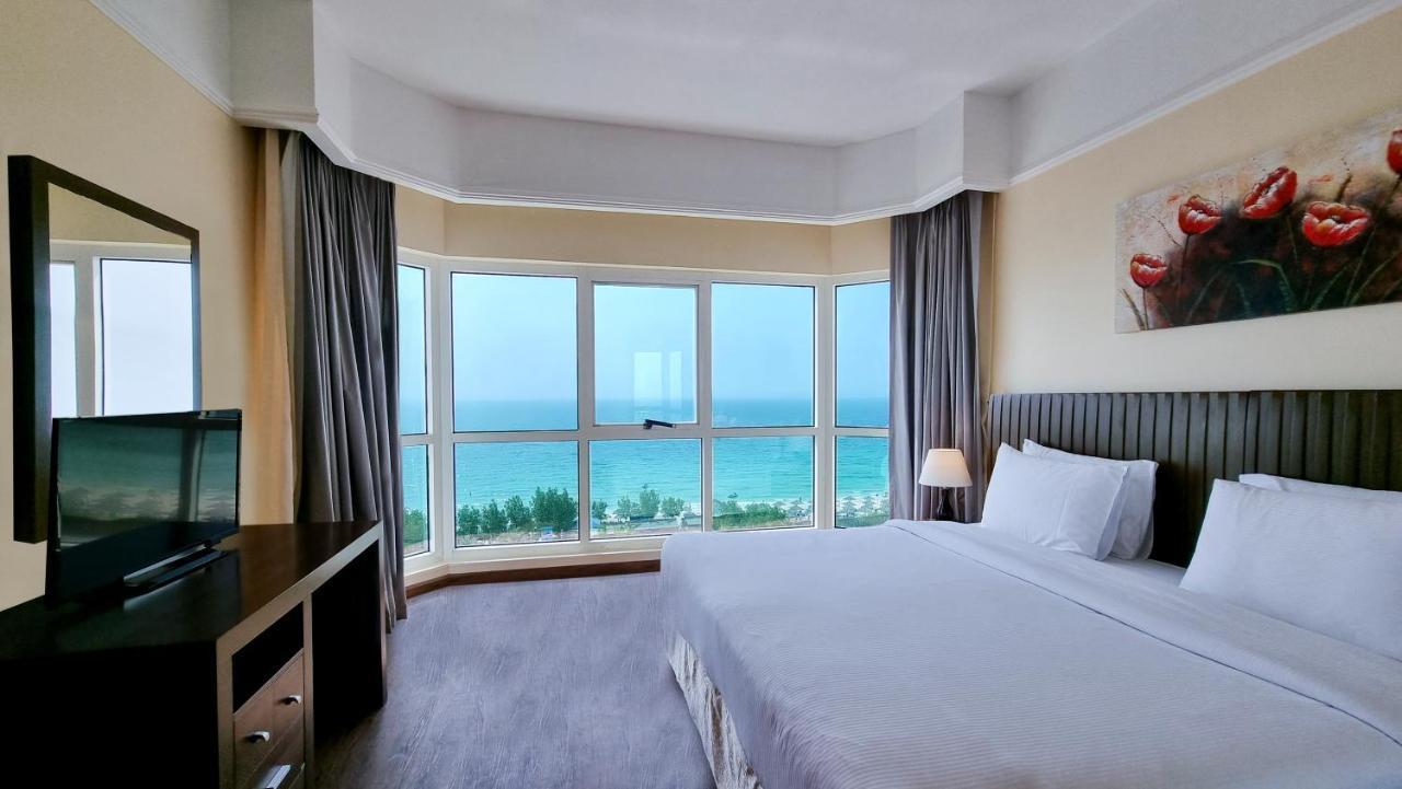 Ramada By Wyndham Beach Hotel Аджман Екстериор снимка